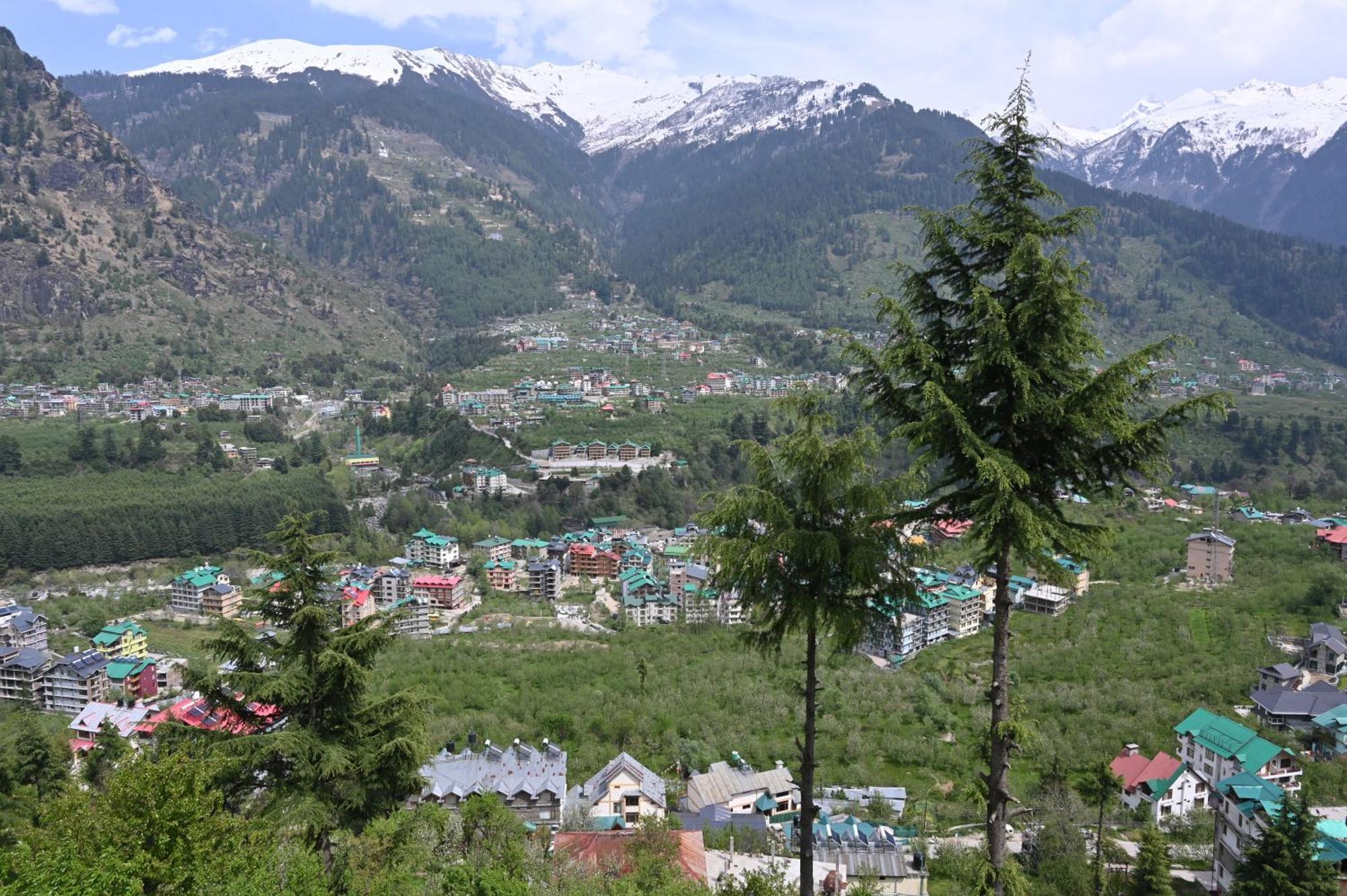 Hotel Seven Hills Manali エクステリア 写真