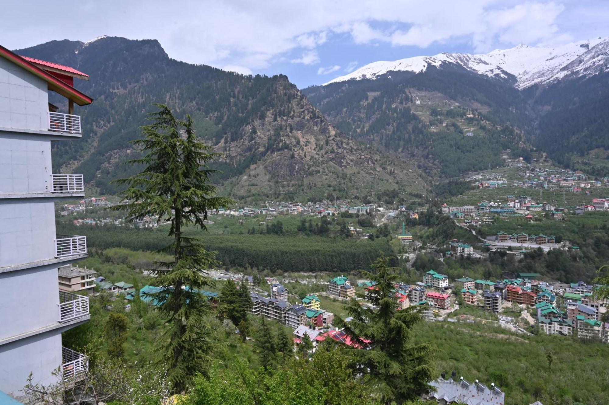 Hotel Seven Hills Manali エクステリア 写真