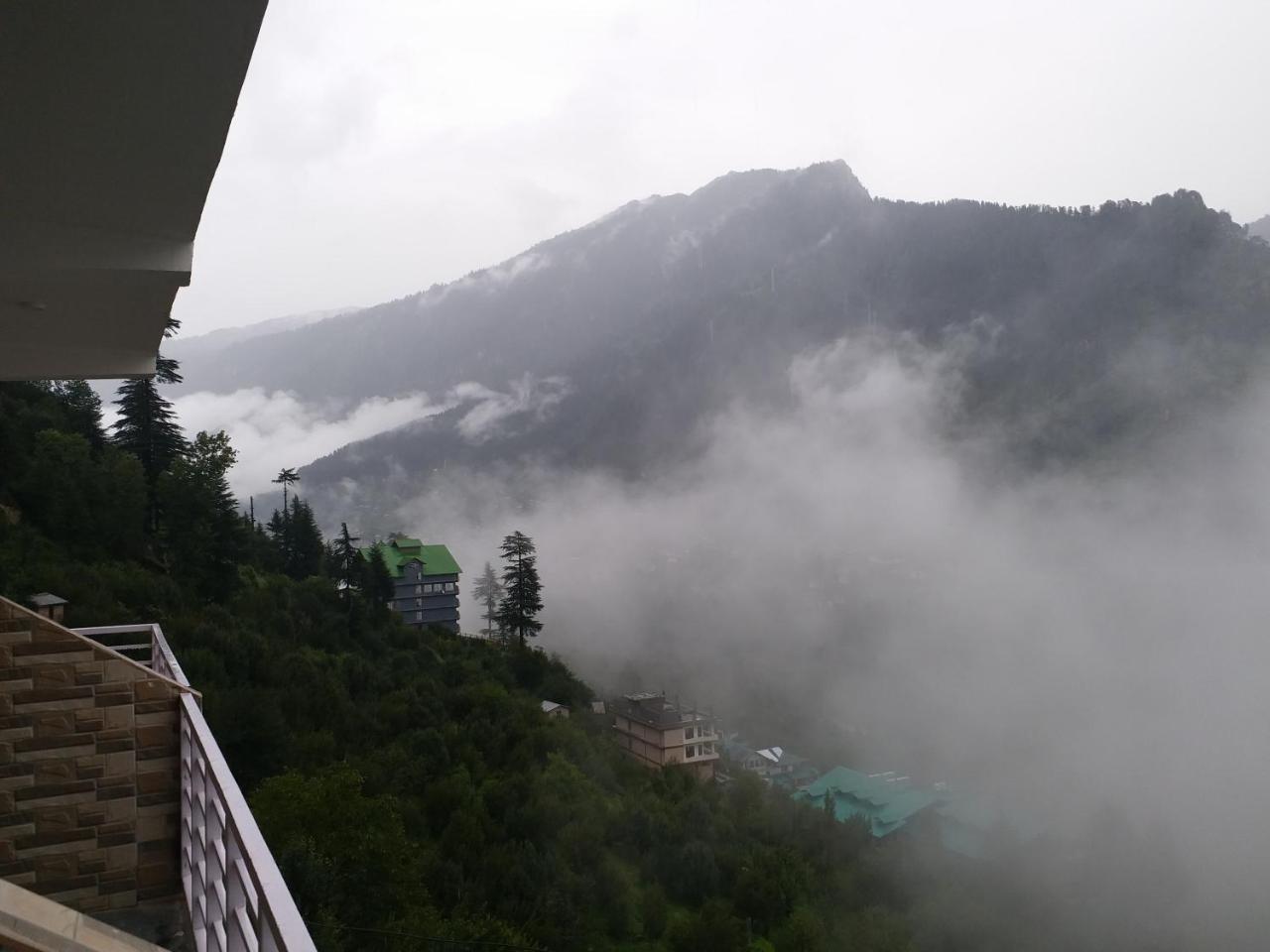 Hotel Seven Hills Manali エクステリア 写真
