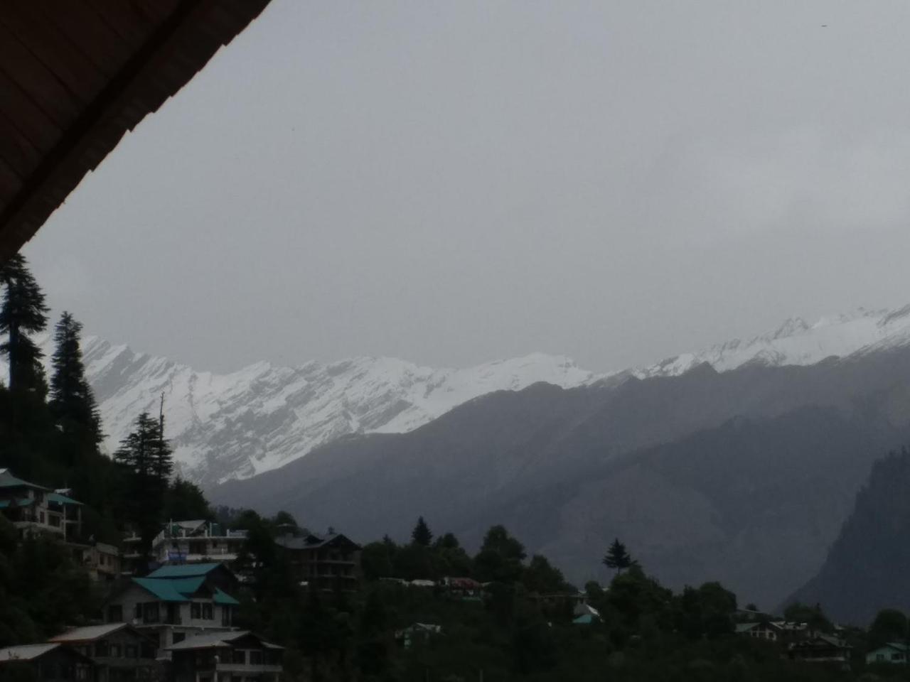 Hotel Seven Hills Manali エクステリア 写真