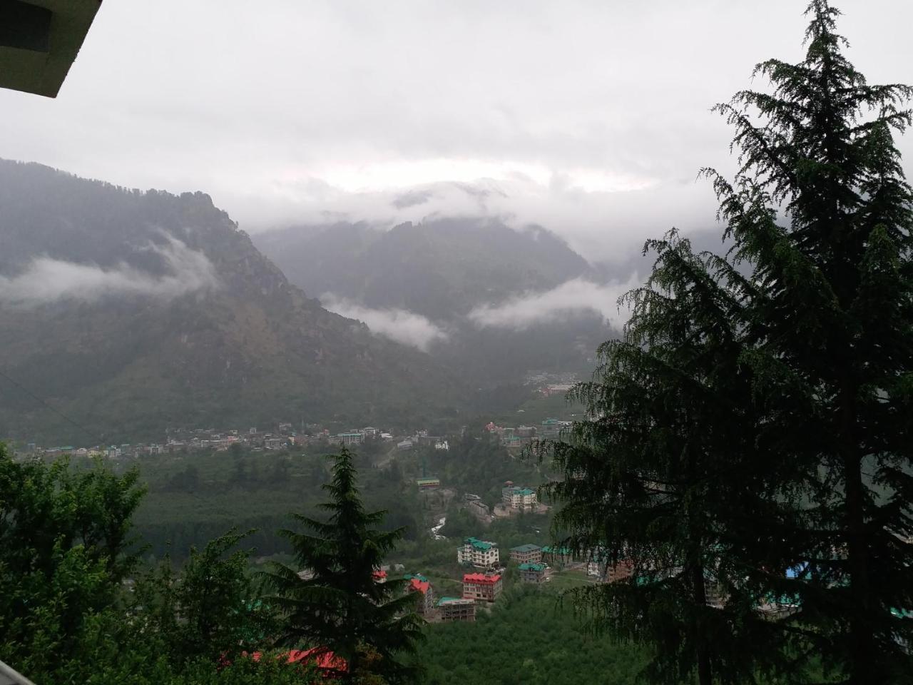 Hotel Seven Hills Manali エクステリア 写真