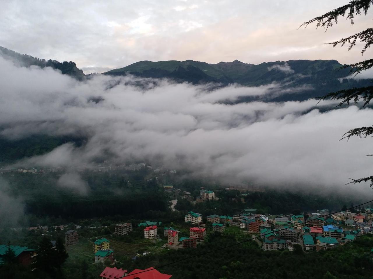 Hotel Seven Hills Manali エクステリア 写真