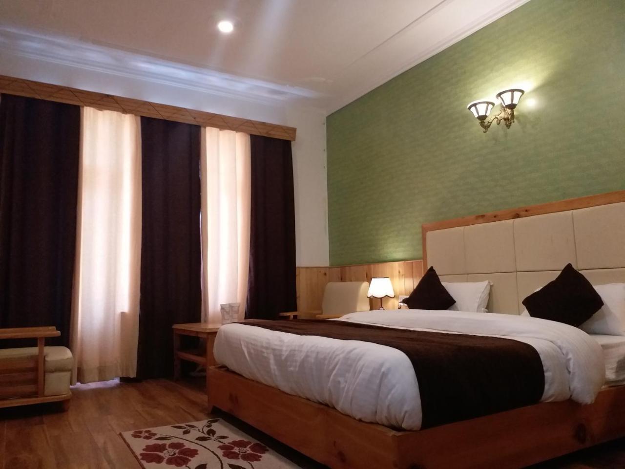 Hotel Seven Hills Manali エクステリア 写真