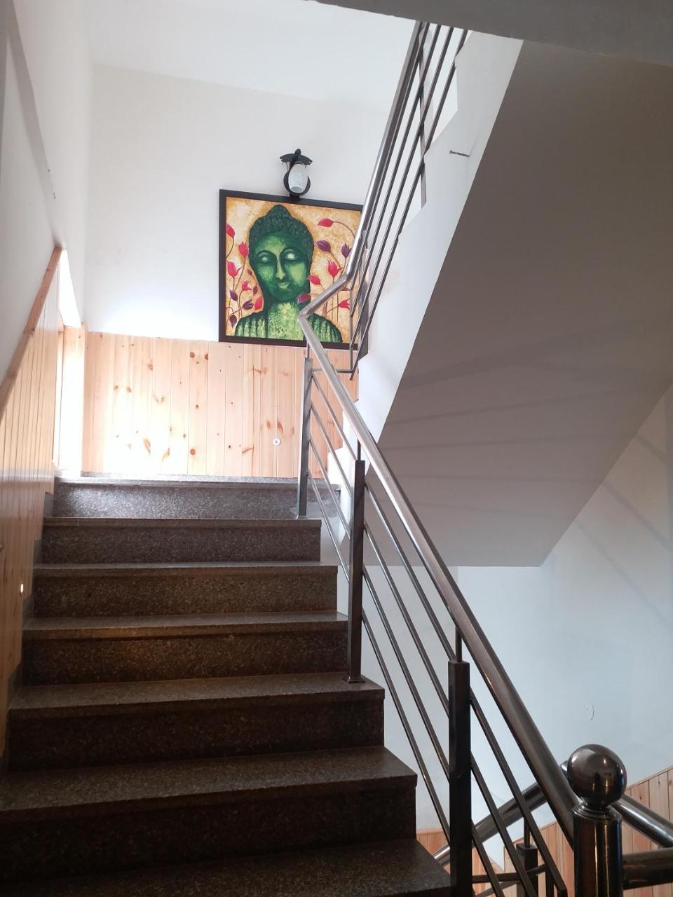 Hotel Seven Hills Manali エクステリア 写真